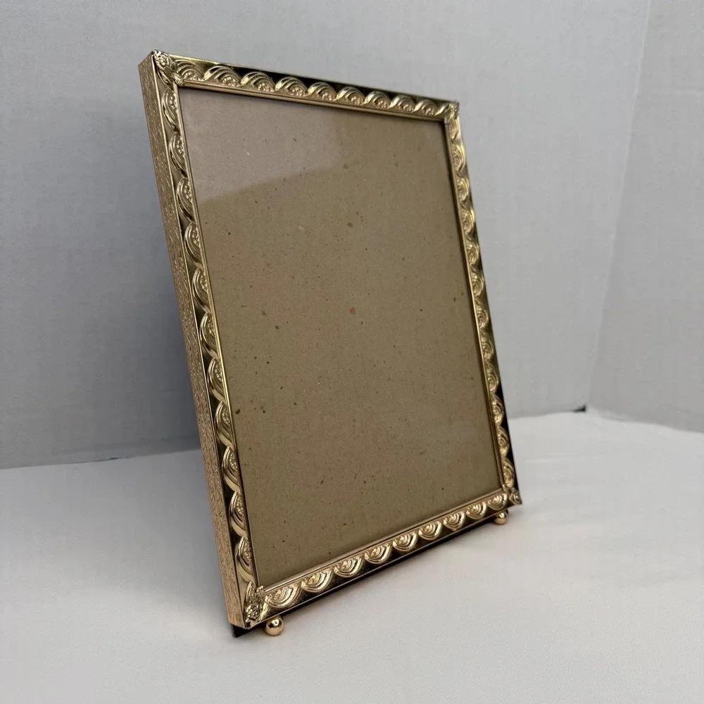 Vintage Gold Tone Embossed Scalloped Picture Frame Tabletop Wall Hang 8x10